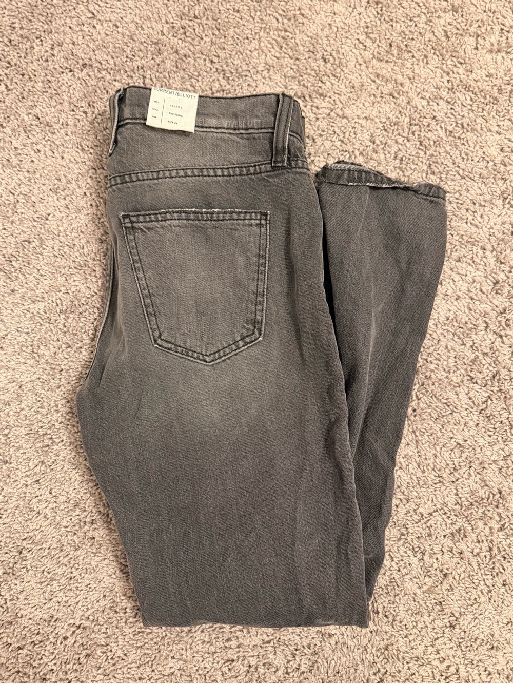 Current/Elliott Washed Gray Boyfriend Jeans with Knee Rip - Picture 5 of 6
